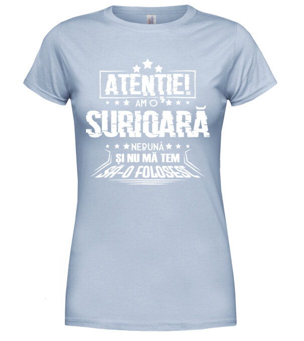  model  pe tricou
