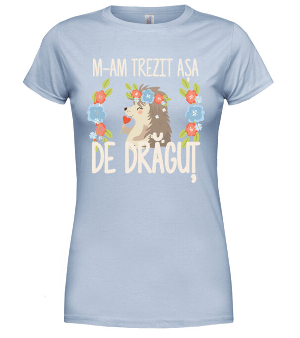  model  pe tricou