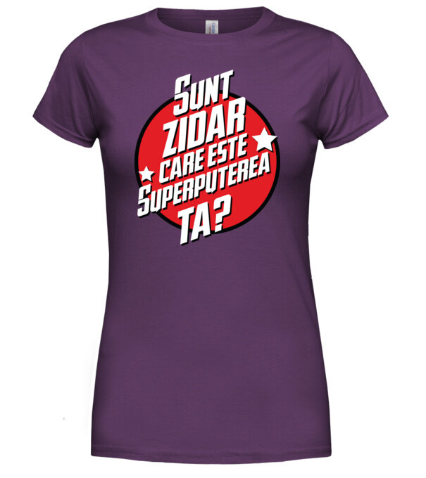  model  pe tricou