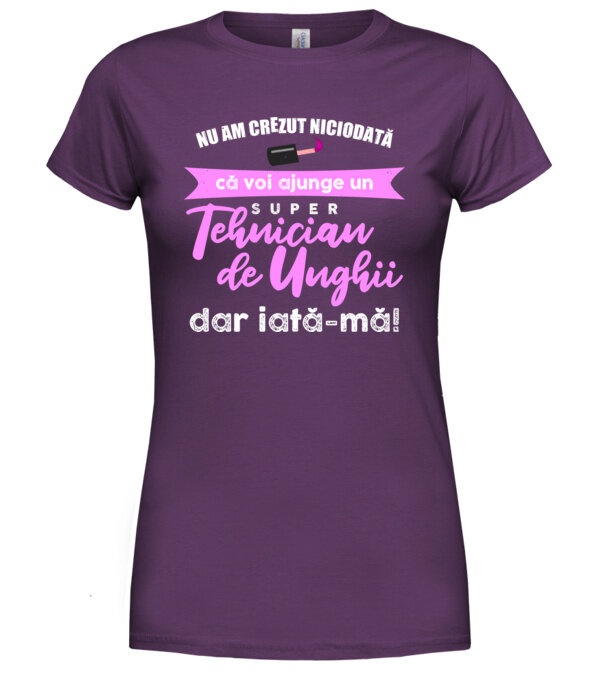  model  pe tricou