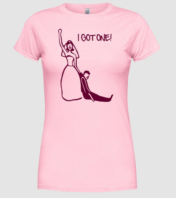 i got one model roz deschis pe tricou