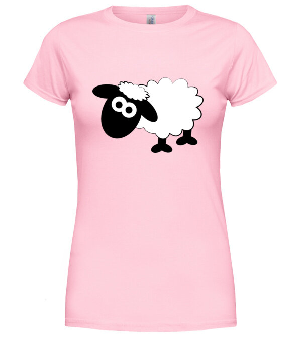 model  pe tricou