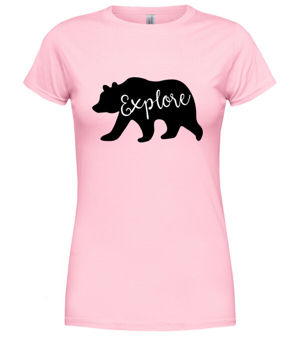  model  pe tricou