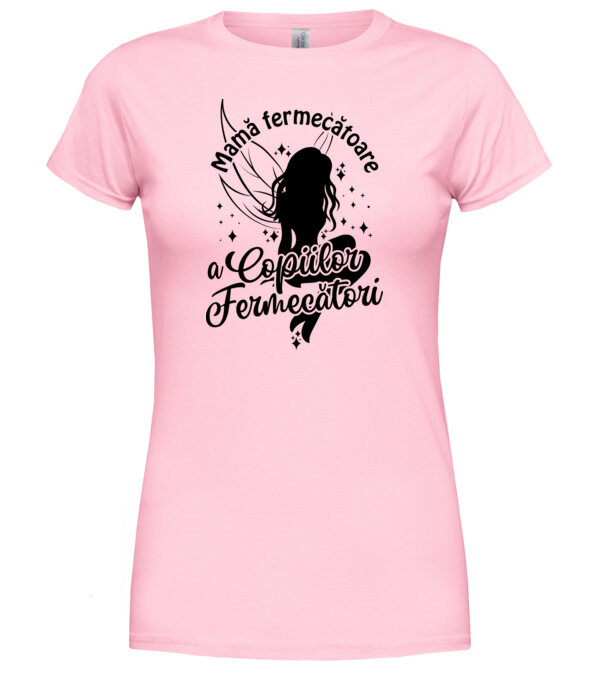  model  pe tricou