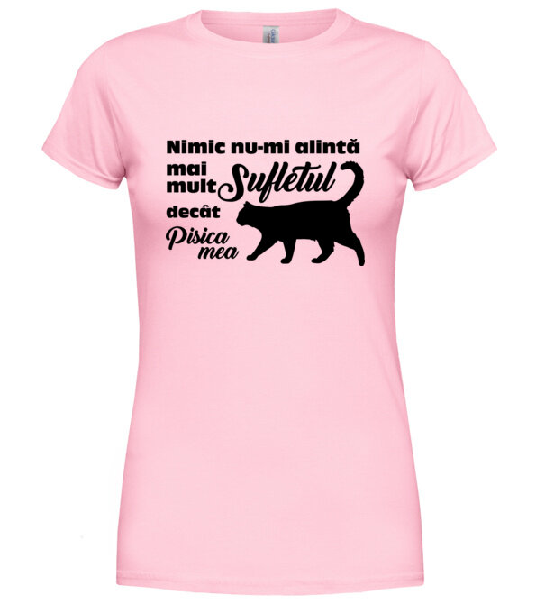  model  pe tricou
