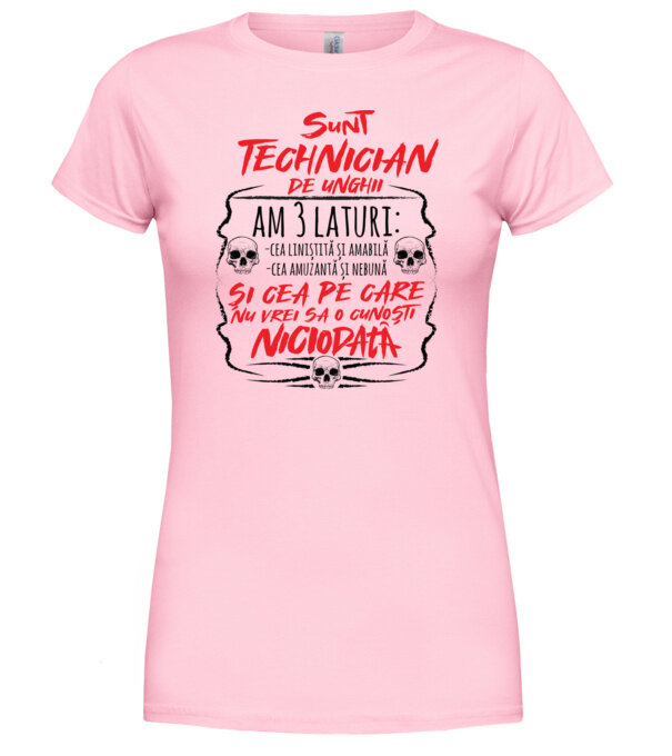  model  pe tricou