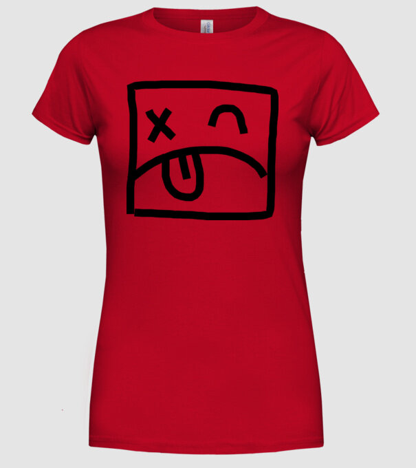 model roșu pe tricou