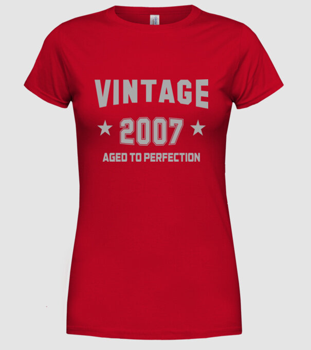 Vintage - 2007 model roșu pe tricou