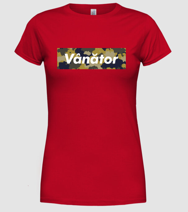 vânător model roșu pe tricou