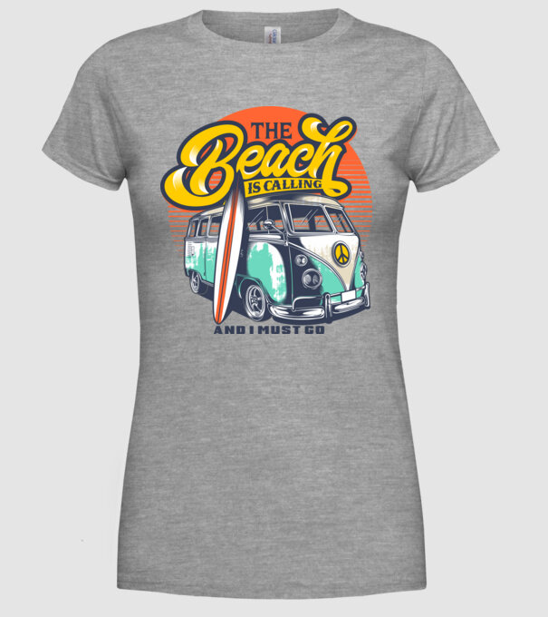 The Beach is Calling model gri pe tricou