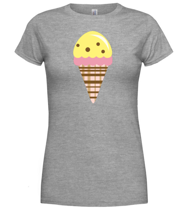  model  pe tricou