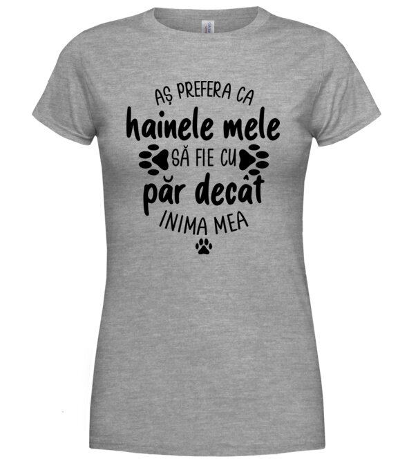  model  pe tricou
