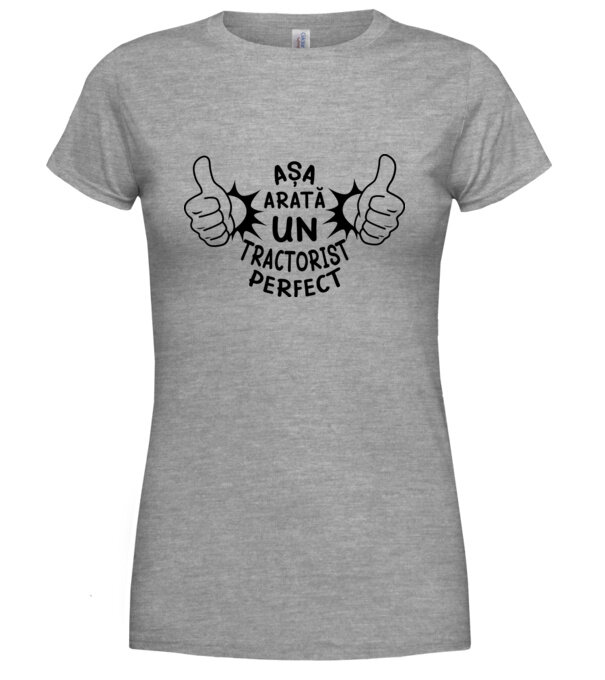  model  pe tricou