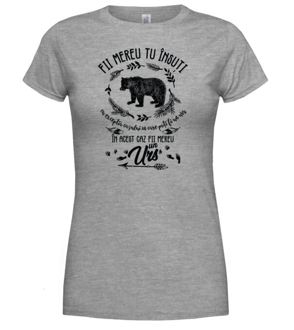  model  pe tricou