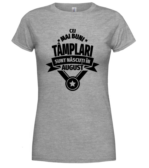  model  pe tricou