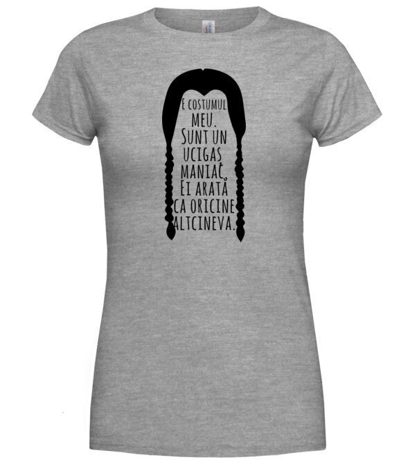  model  pe tricou