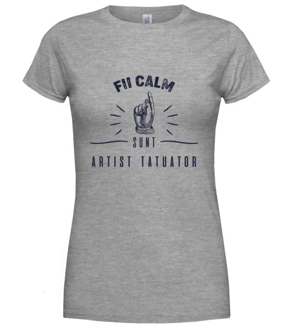  model  pe tricou