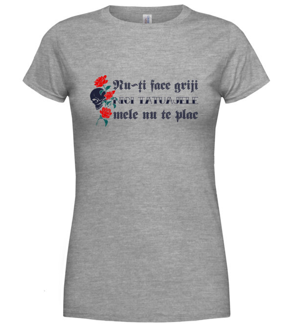  model  pe tricou
