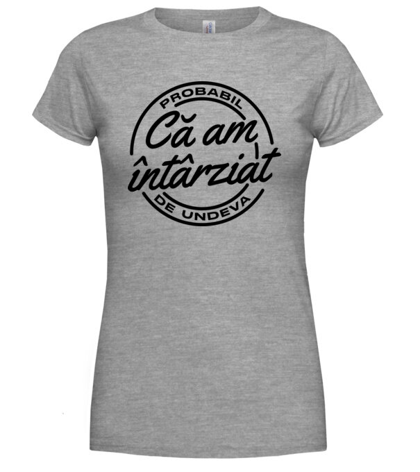  model  pe tricou