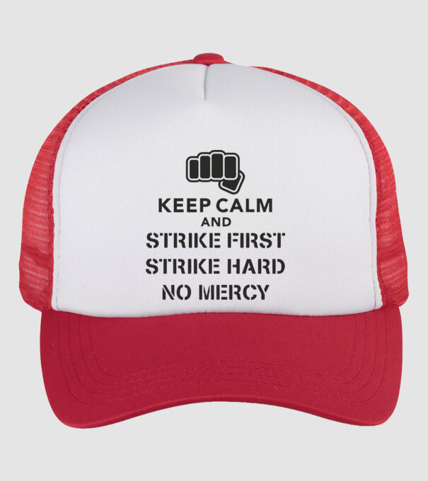 Keep calm and strike first cobra kai model alb/roșu pe tricou
