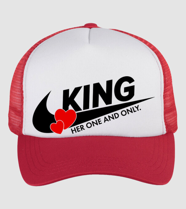 King model alb/roșu pe tricou