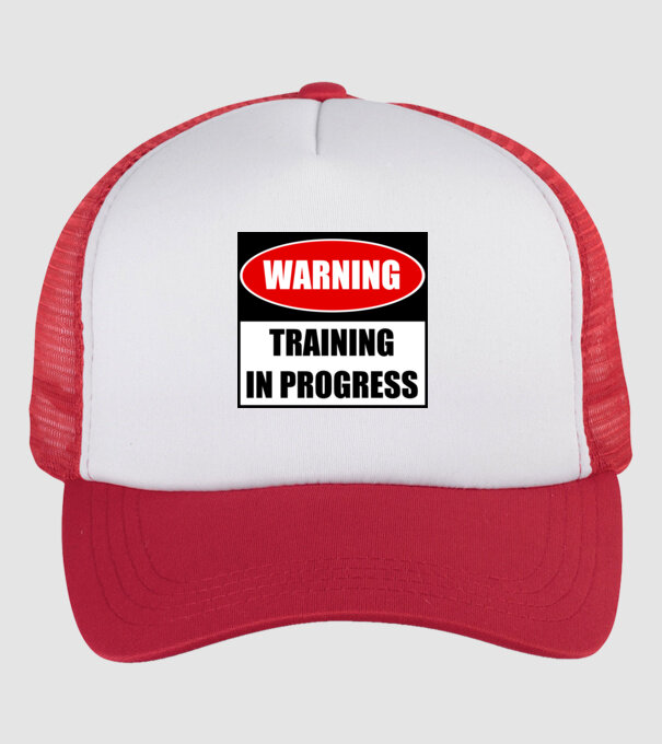 Warning Training In Progress model alb/roșu pe tricou