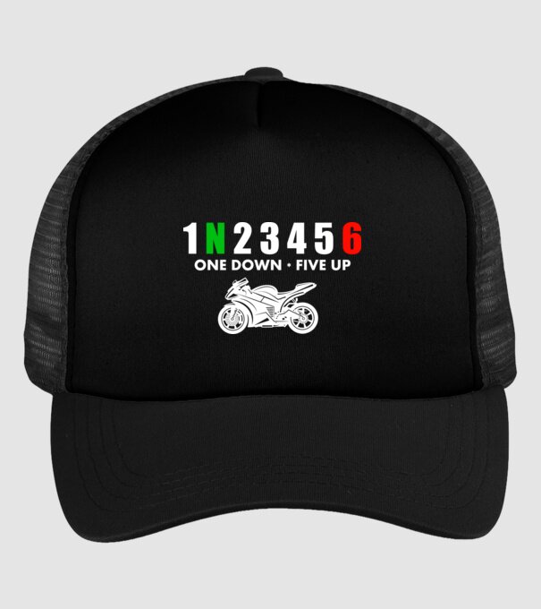 1N23456 model negru pe tricou