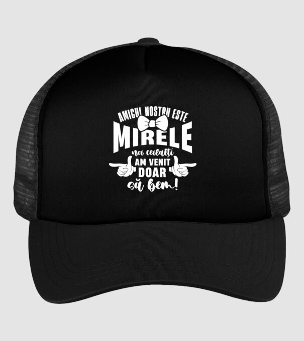 Amicul nostru este mirele model negru pe tricou