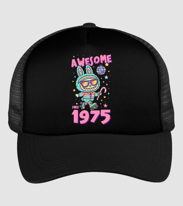 Awesome since 1975 - Labubu model negru pe tricou
