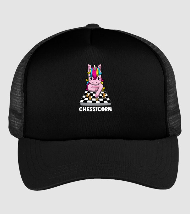 Chessicorn model negru pe tricou