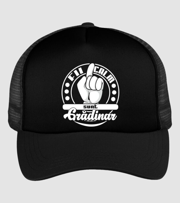 grădinar model negru pe tricou
