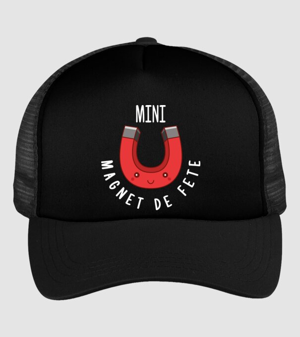 Mini magnet de fete model negru pe tricou