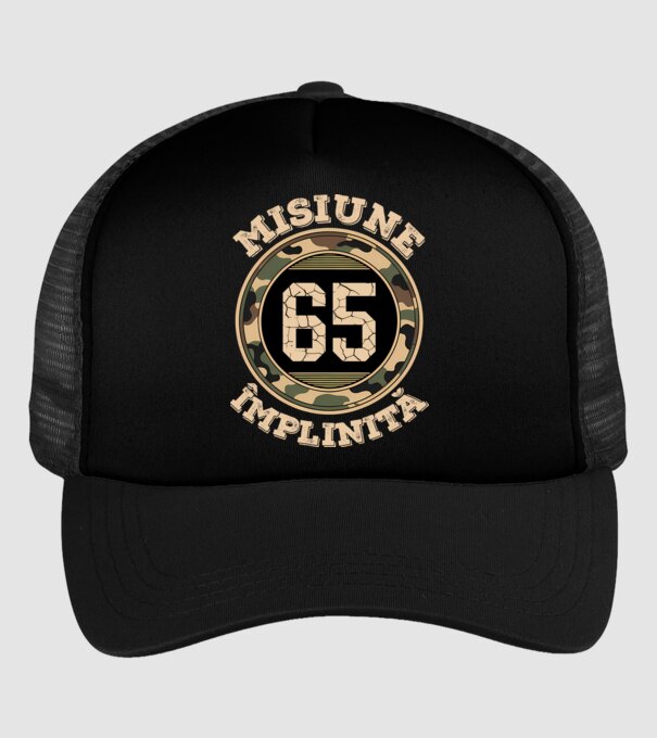 Misiune împlinită 65 model negru pe tricou