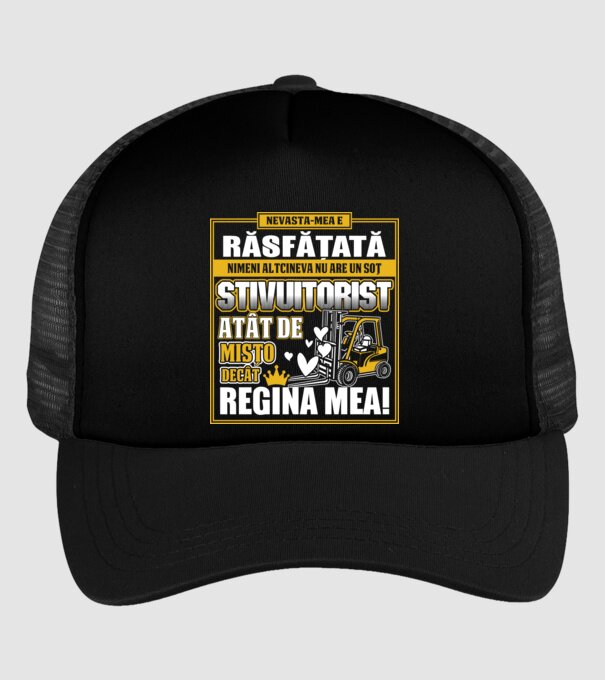 Nevastă-mea e răsfățată, nimeni altcineva nu are un soț stivuitorist atât de mișto decât regina mea - D8678046-01 model negru pe tricou