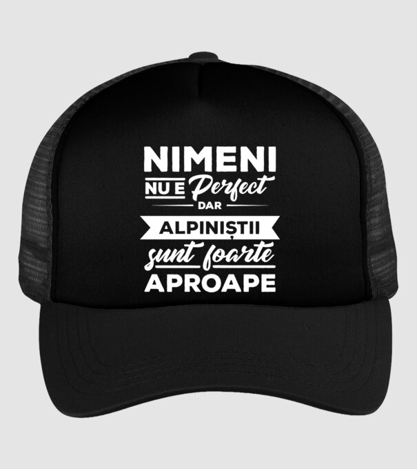 nimeni nu e perfect, dar alpiniștii sunt foarte aproape model negru pe tricou