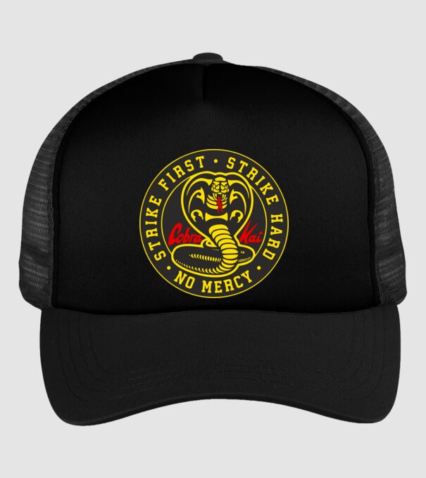 Strike first strike hard cobra kai model negru pe tricou
