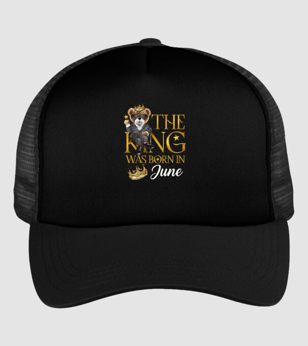 The king was born int JUNE model negru pe tricou