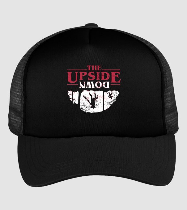 the upside down logo model negru pe tricou