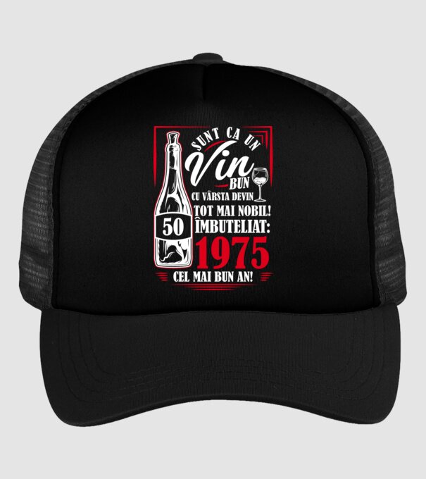 Un Vin Bun 1975 - Negru model negru pe tricou