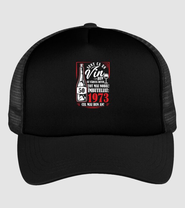 Un Vin Bun 1975 - Negru model negru pe tricou