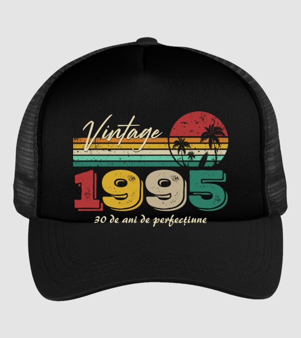 VINTAGE 1995 model negru pe tricou