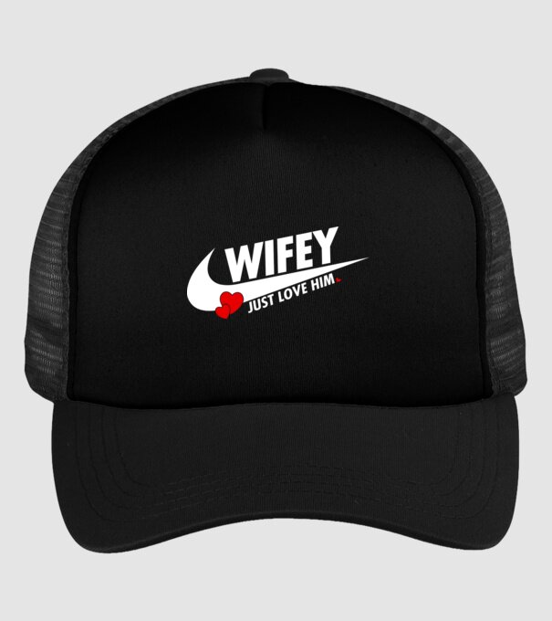 Wifey Just love him alb model negru pe tricou