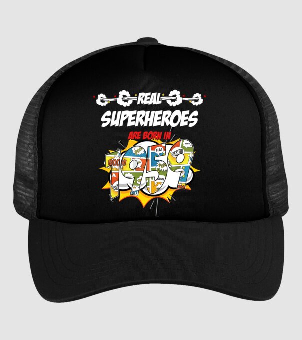 real superheroes are born in 1959 model negru pe tricou