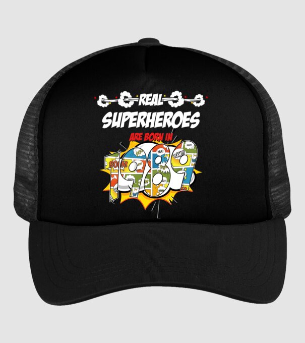 real superheroes are born in 1989 model negru pe tricou