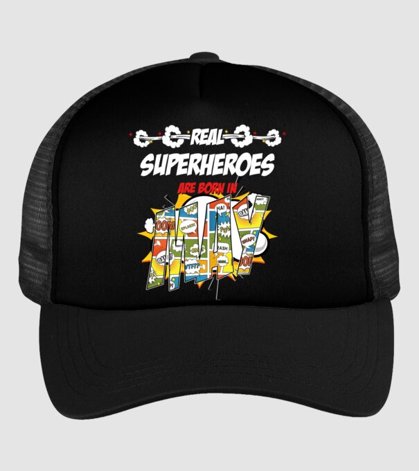 real superheroes are born in may model negru pe tricou