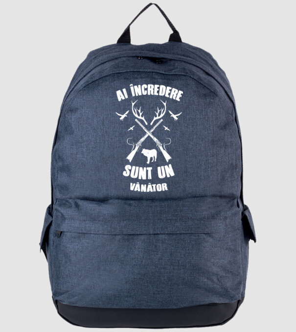 Ai încredere, sunt un vânător model albastru jeanși pe tricou