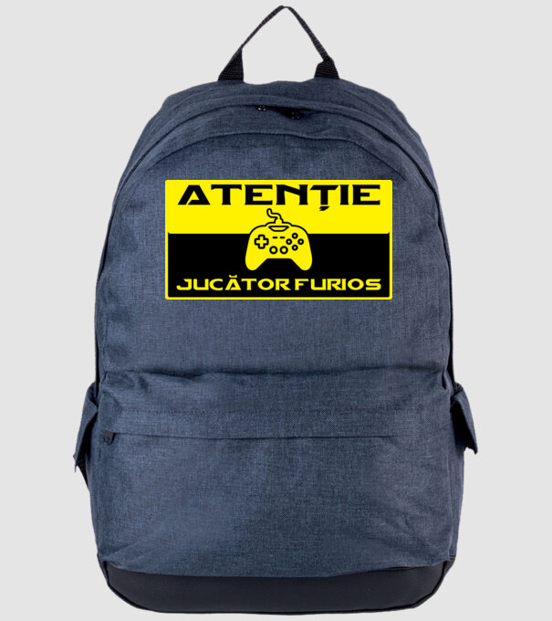 Atenție! Jucător furios model albastru jeanși pe tricou