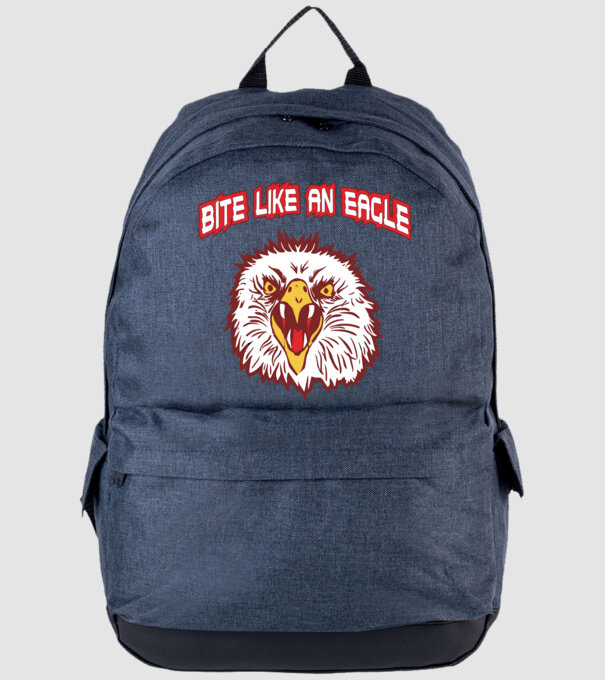 bite like an eagle cobra kai model albastru jeanși pe tricou