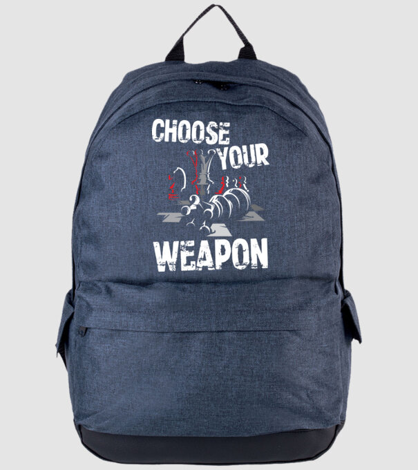 CHOOSE YOUR WEAPON model albastru jeanși pe tricou