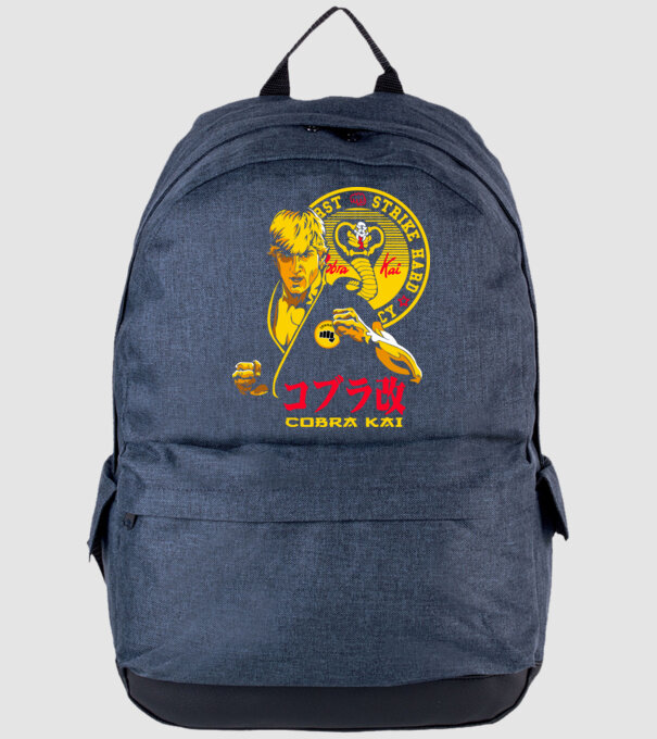 cobra kai poster model albastru jeanși pe tricou